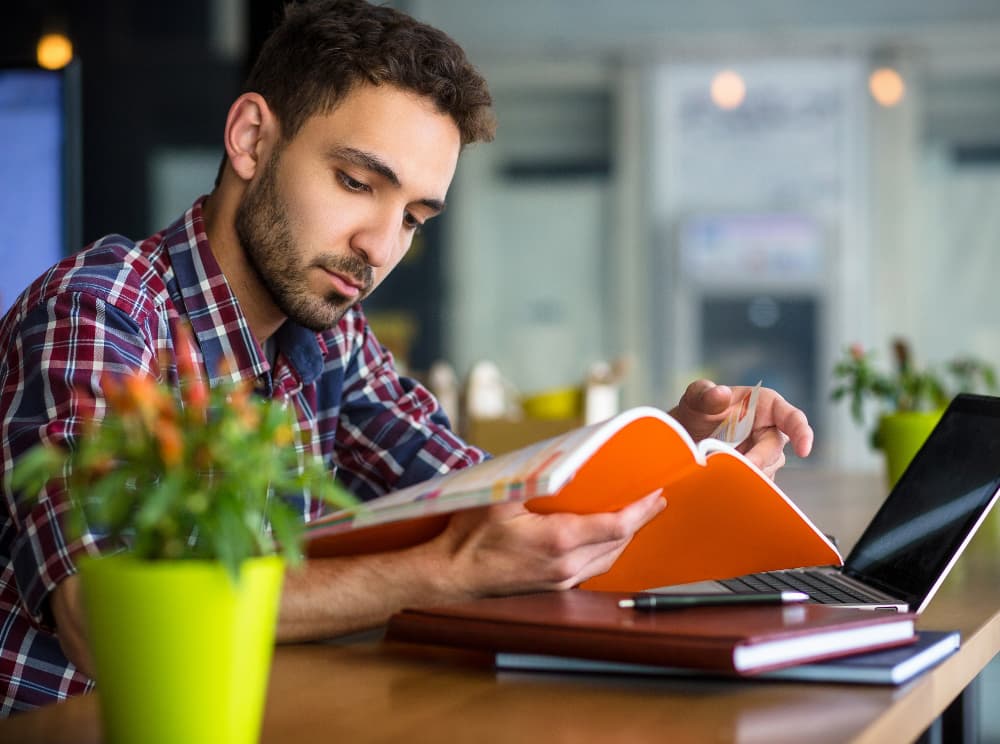 plaza para maestro en Andalucía